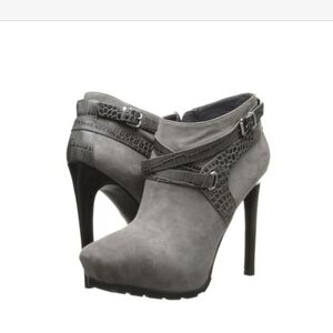 GUESS Igora Gray Multi Suede Heeled Ankle Boots Size 7